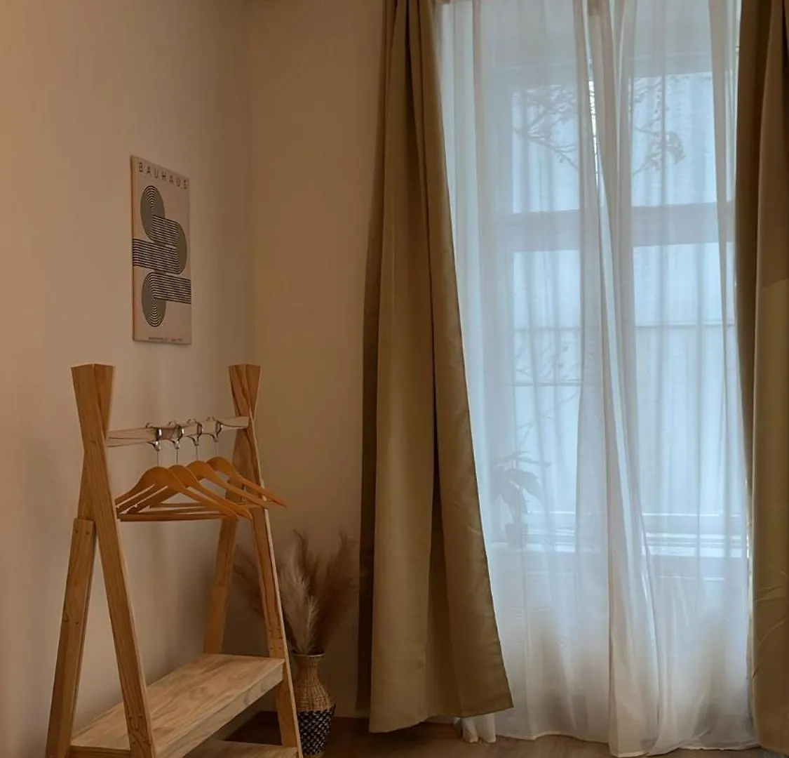 Amazing 1Br & Lr Apt, Great For Long Term Next To Rennweg Wenen 0*,